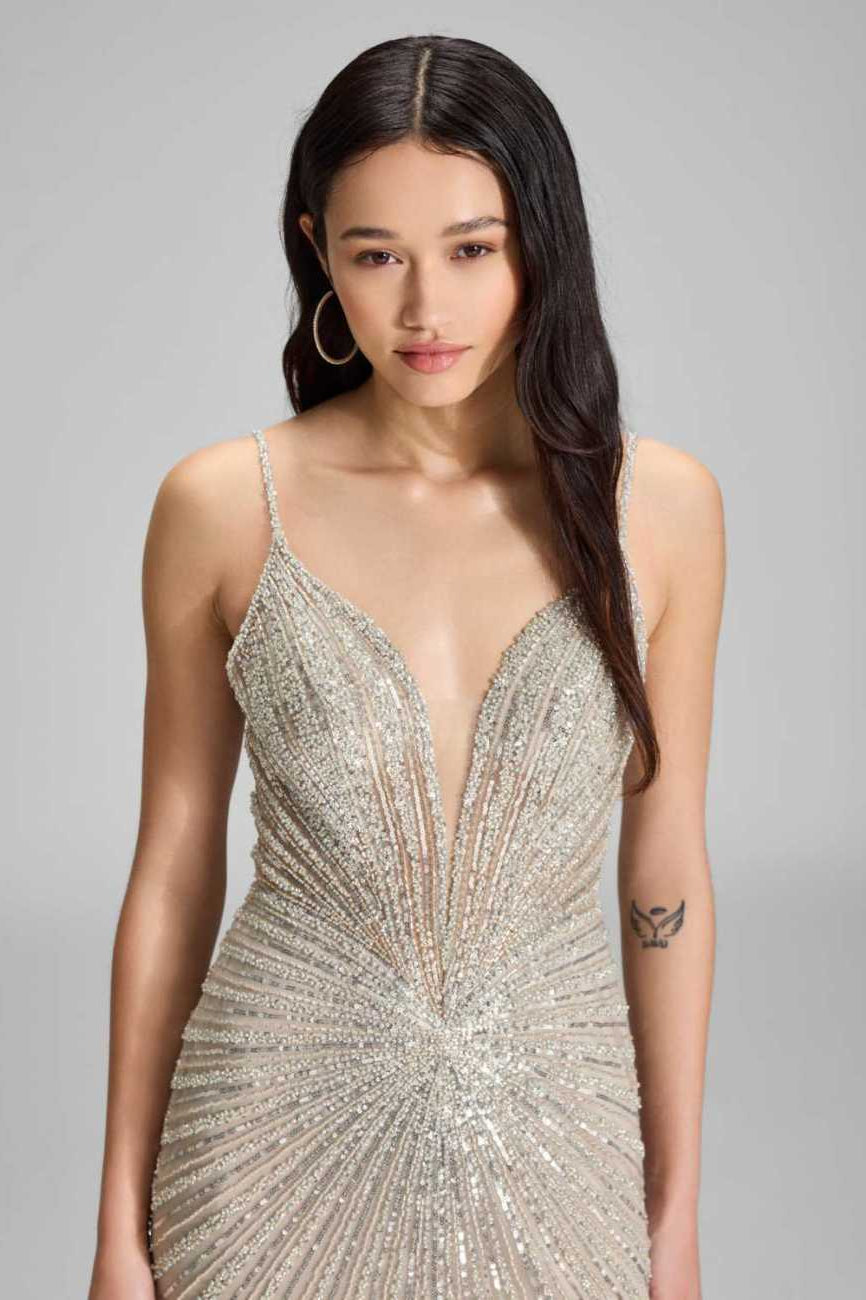 Abendkleid mit all-over Stickerei