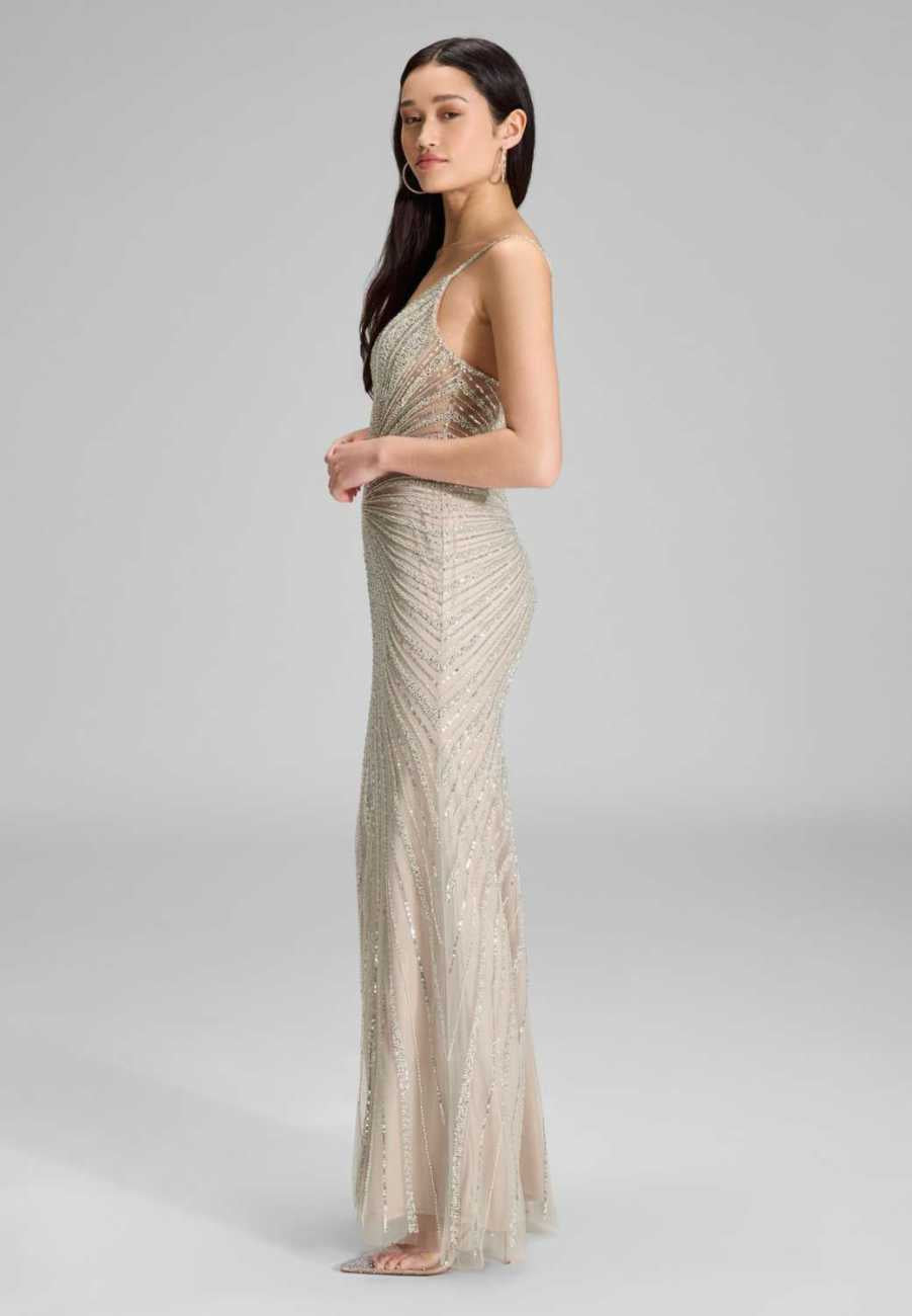 Abendkleid mit all-over Stickerei