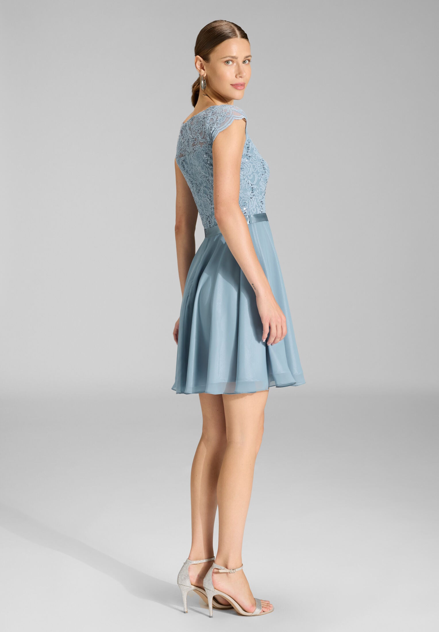 Cocktailkleid mit Spitzenoberteil und Chiffon Rock