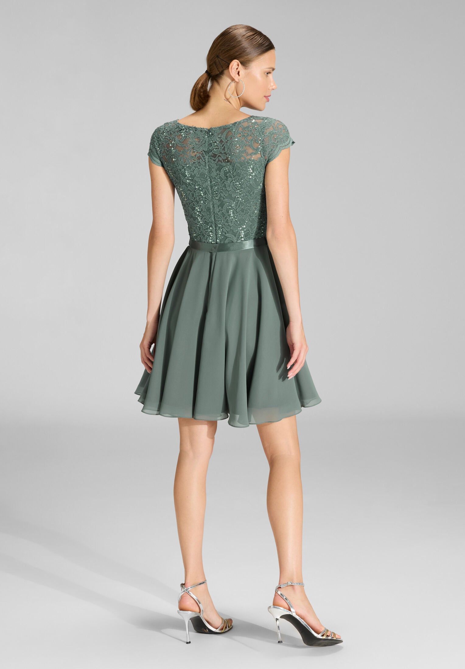 Cocktailkleid mit Spitzenoberteil und Chiffon Rock