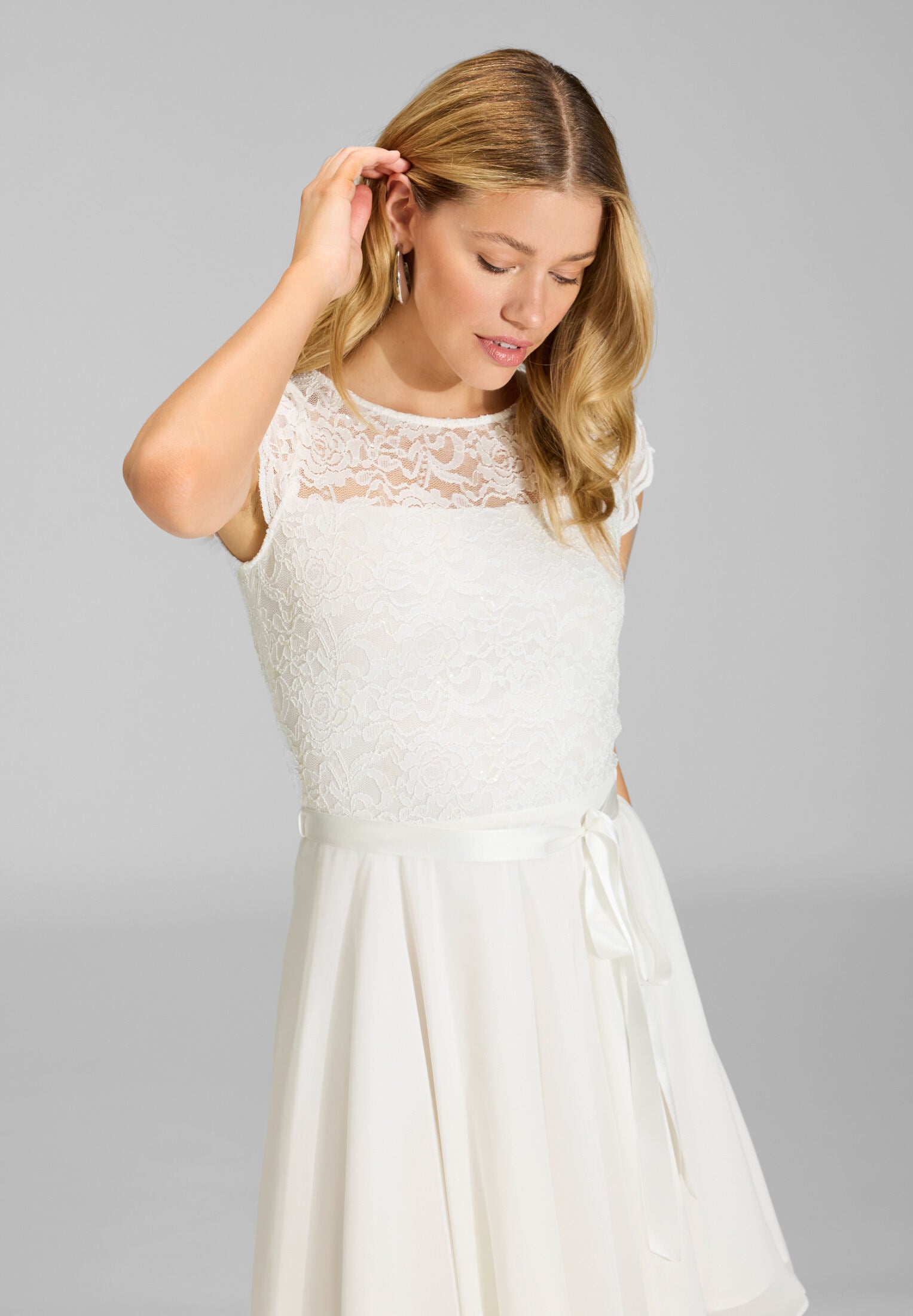 Cocktailkleid mit Spitzenoberteil und Chiffon Rock