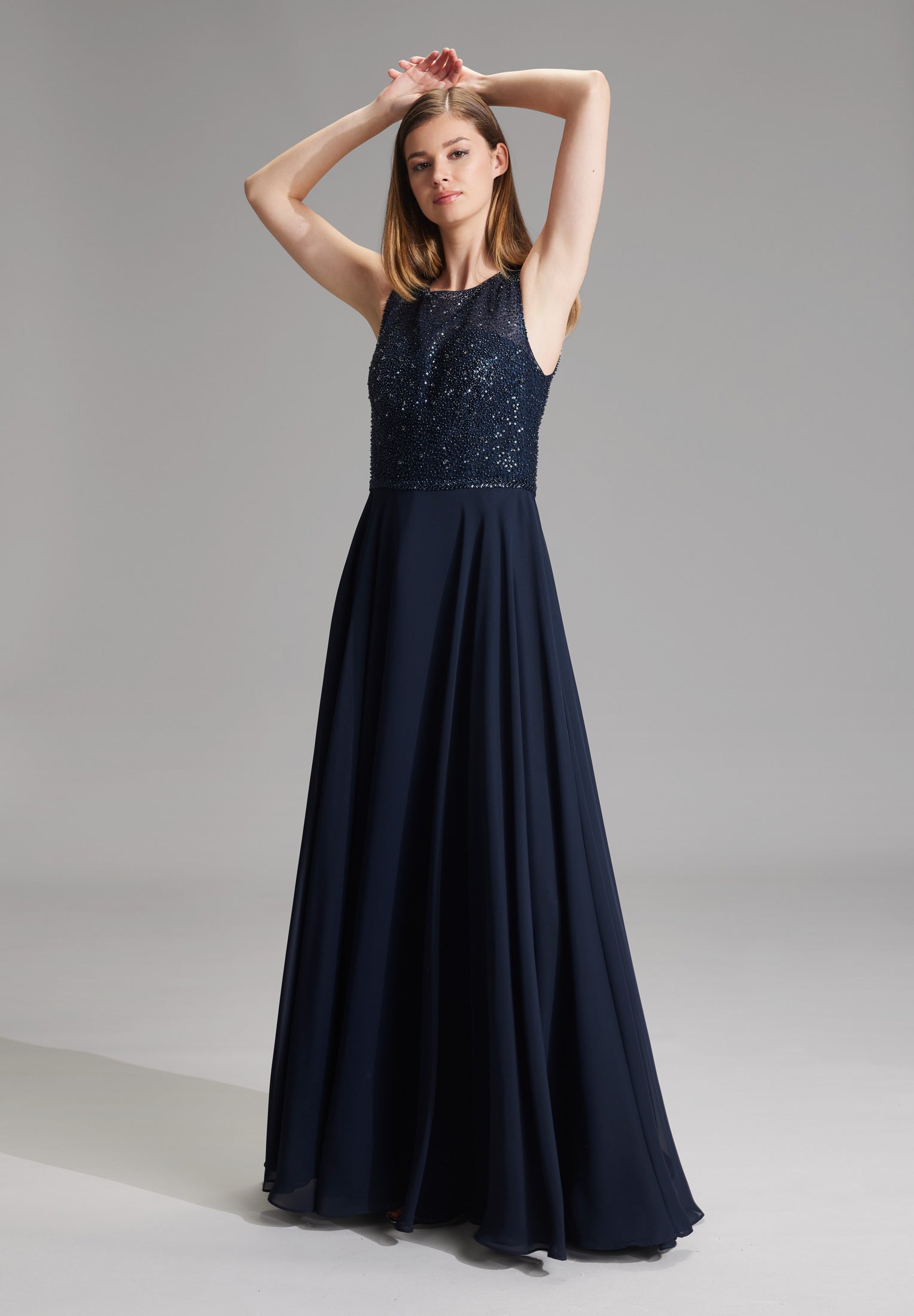 Abendkleid aus Material-Mix