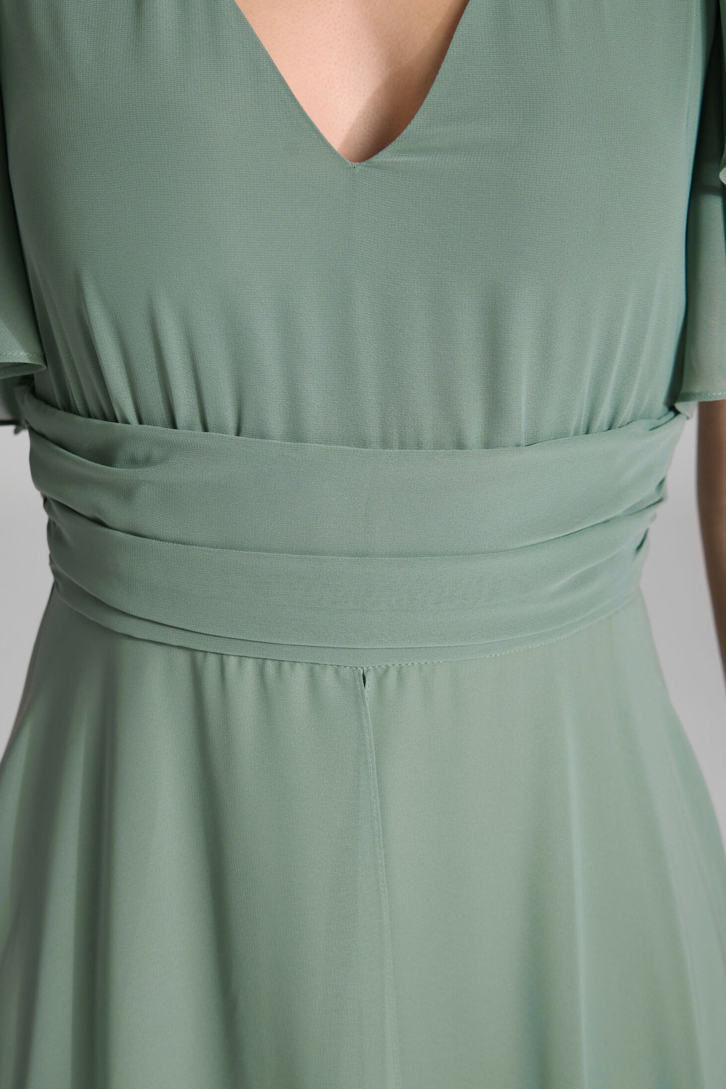 Chiffon Jumpsuit mit Überrock und Volantärmeln