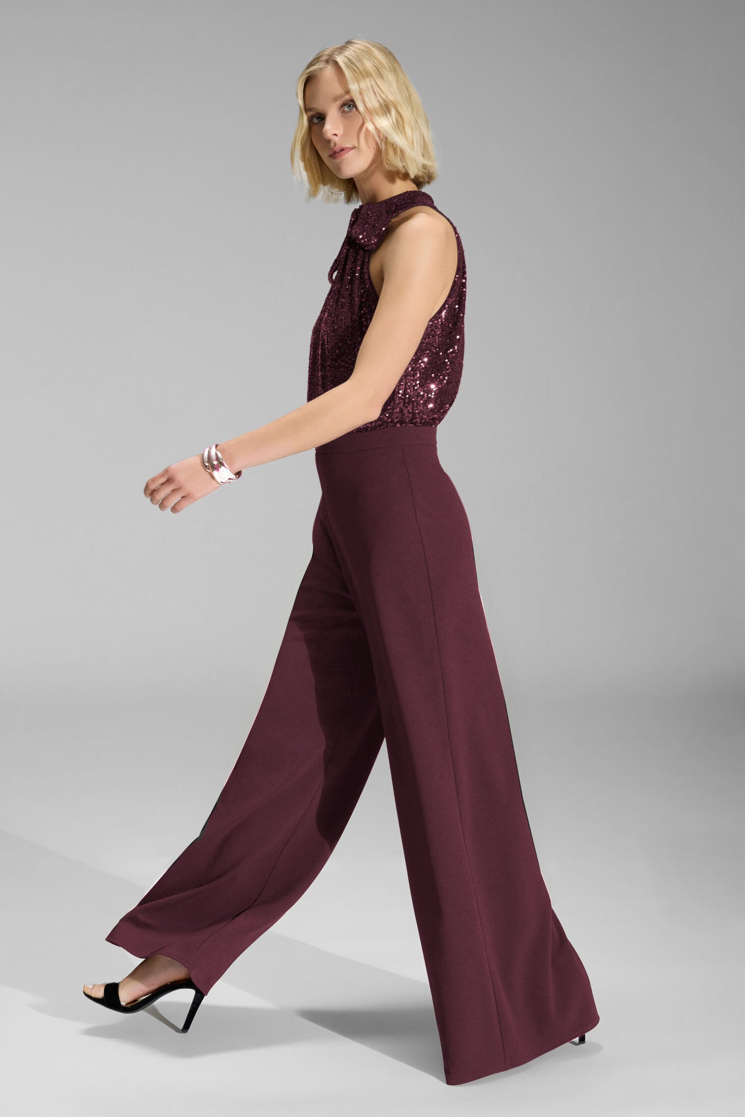 Ärmelloser Jumpsuit mit Schluppenblusen Top aus elastischer Paillette