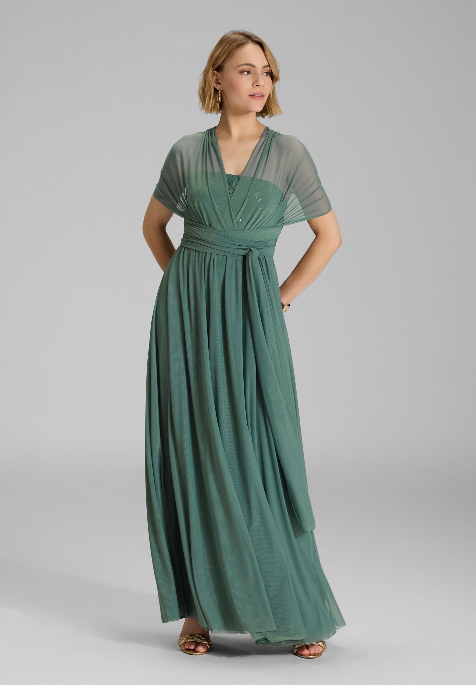 Abendkleid aus Mesh und Spitze mit verschiedenen Bindemöglichkeiten