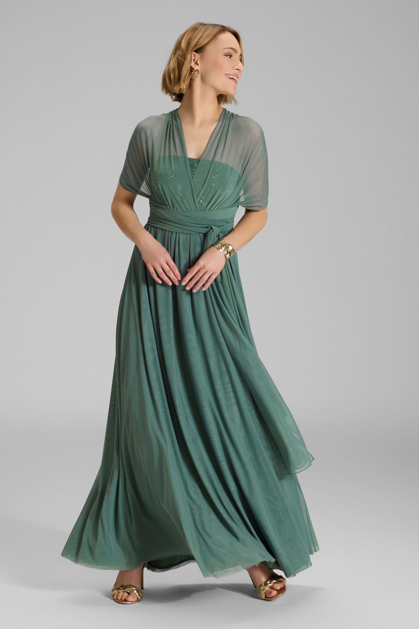 Abendkleid aus Mesh und Spitze mit verschiedenen Bindemöglichkeiten