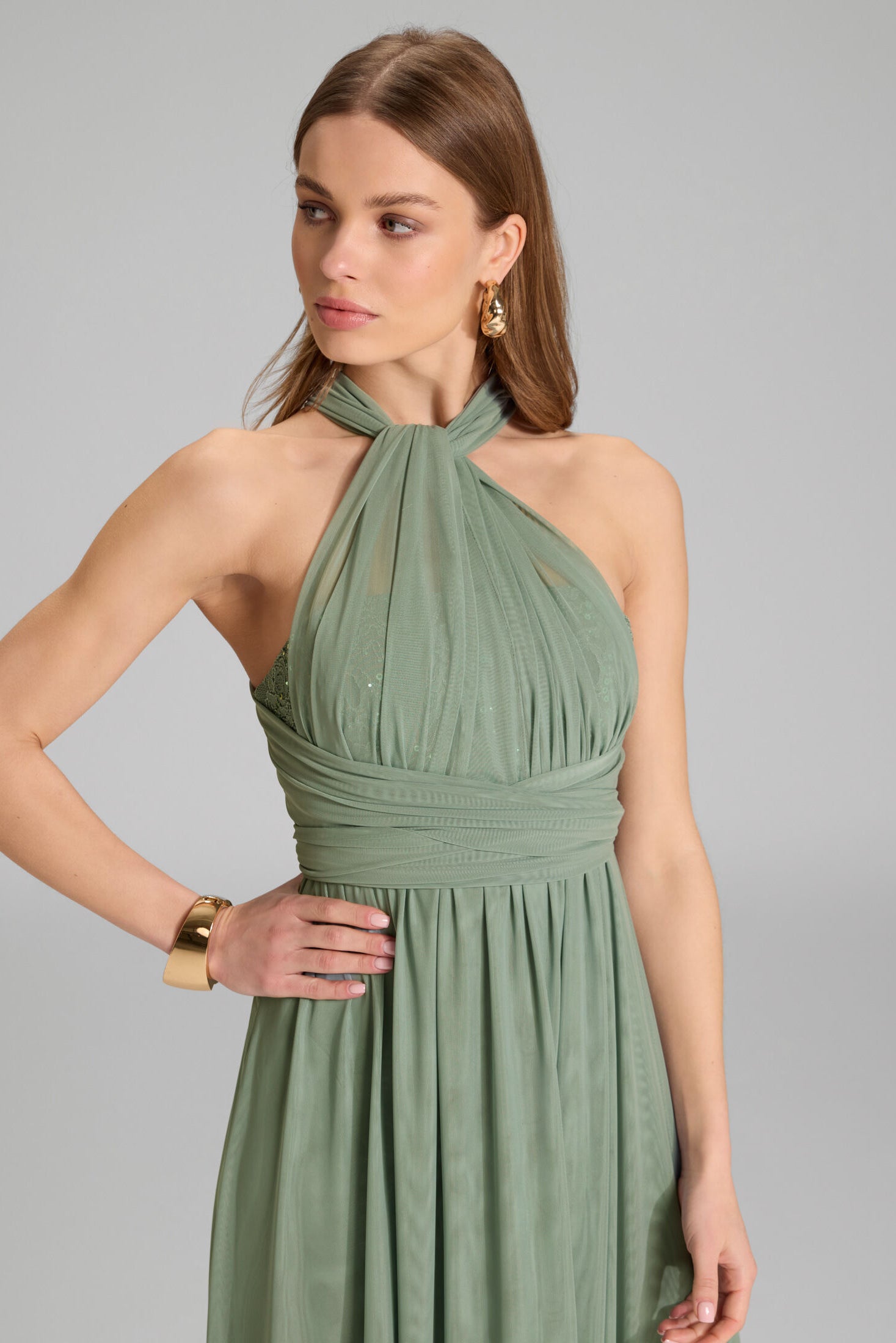 Abendkleid aus Mesh und Spitze mit verschiedenen Bindemöglichkeiten