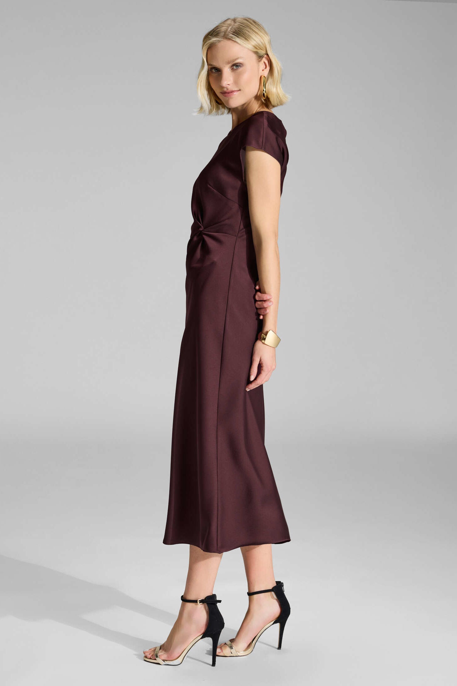 Slip Dress aus Satin mit Twist Detail