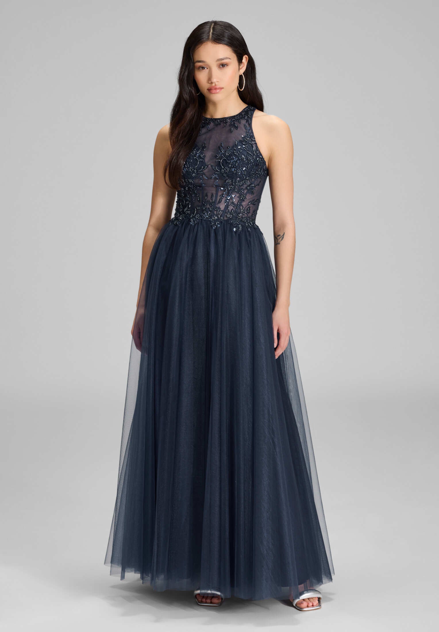 Bodenlanges Tüllkleid mit Stickerei navy