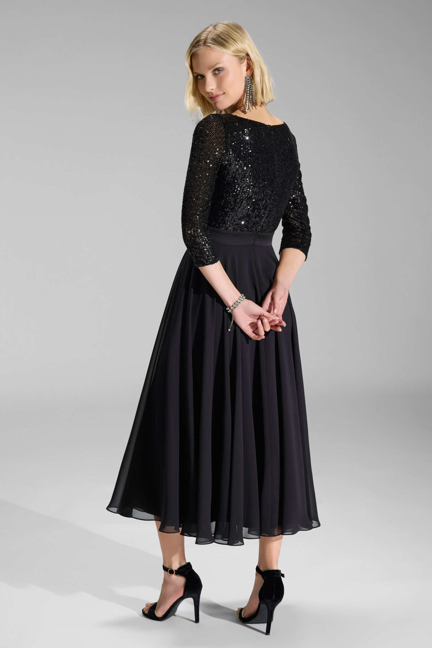 Cocktailkleid in Midi Länge mit Top aus elastischer Paillette und Tellerrock in Chiffon