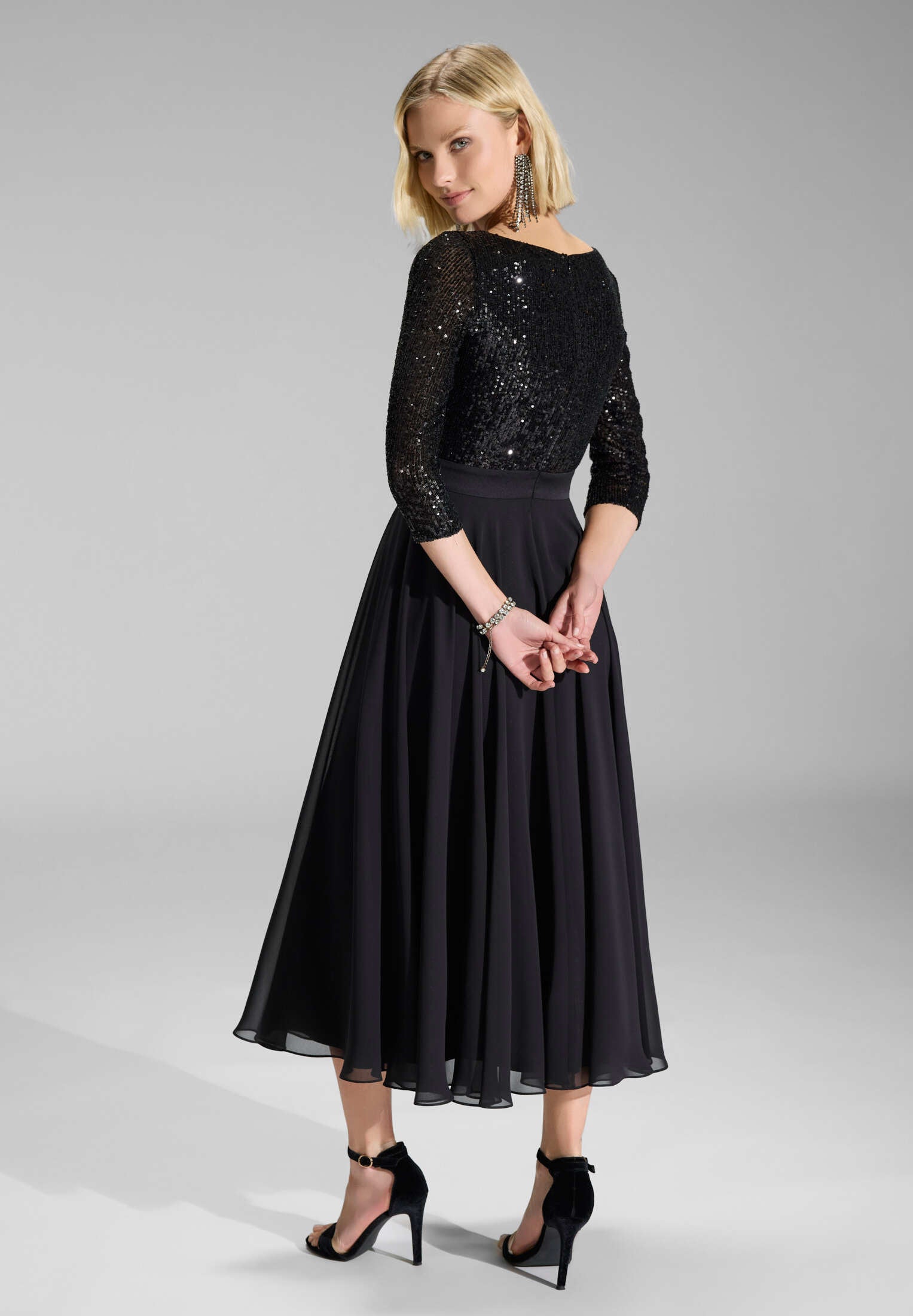 Cocktailkleid in Midi Länge mit Top aus elastischer Paillette und Tellerrock in Chiffon