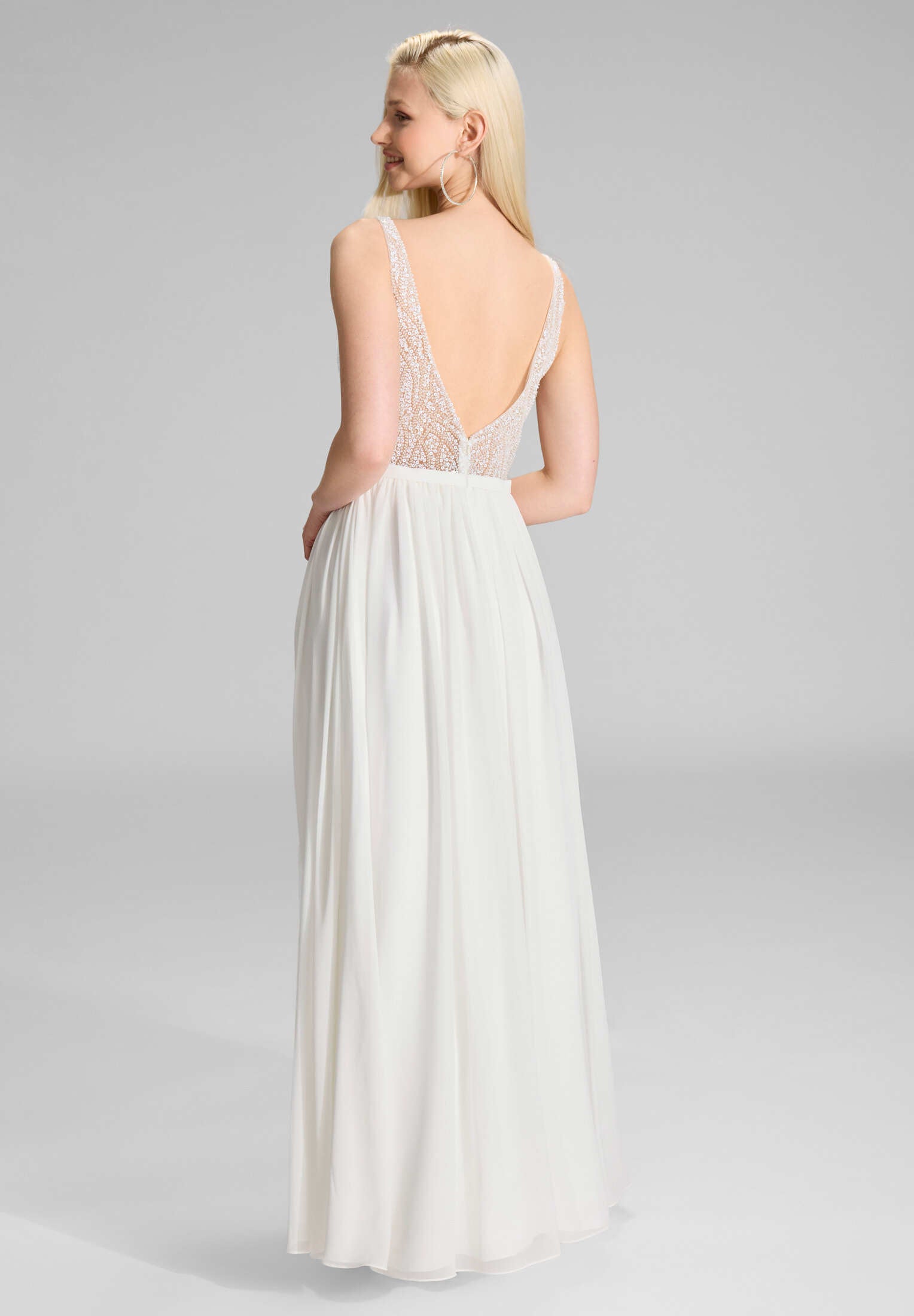 Abendkleid mit Chiffonrock und Stickerei