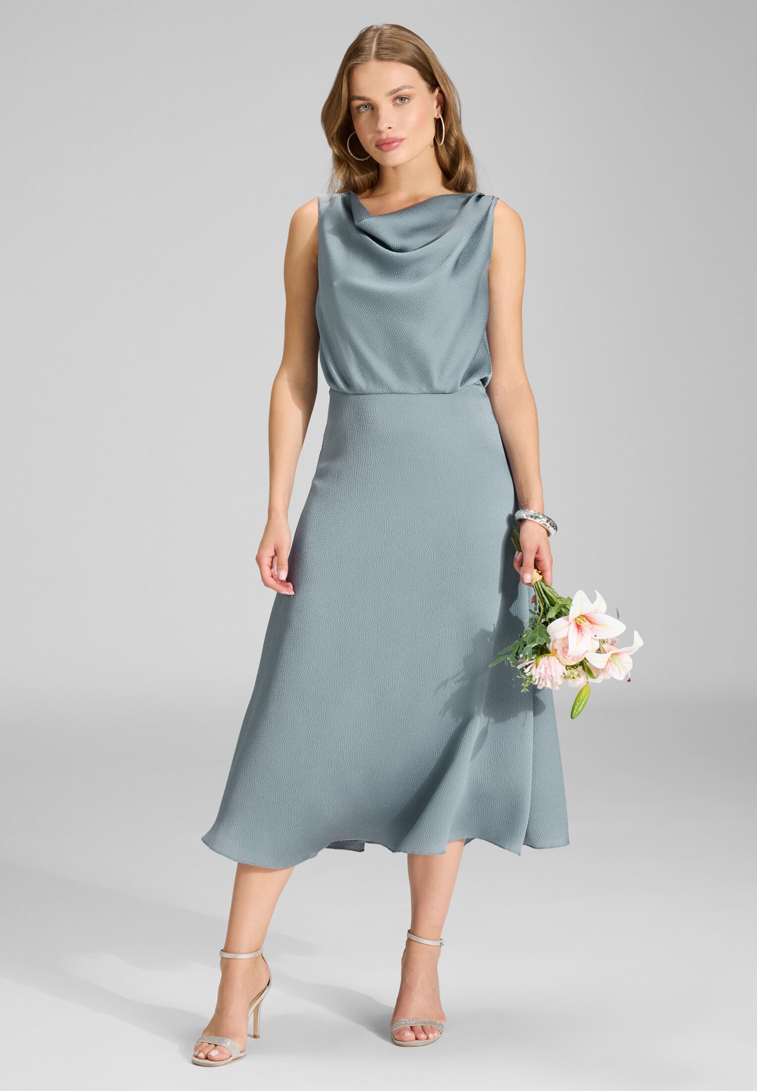 Cocktailkleid aus Satin mit Wasserfall Ausschnitt ice blue