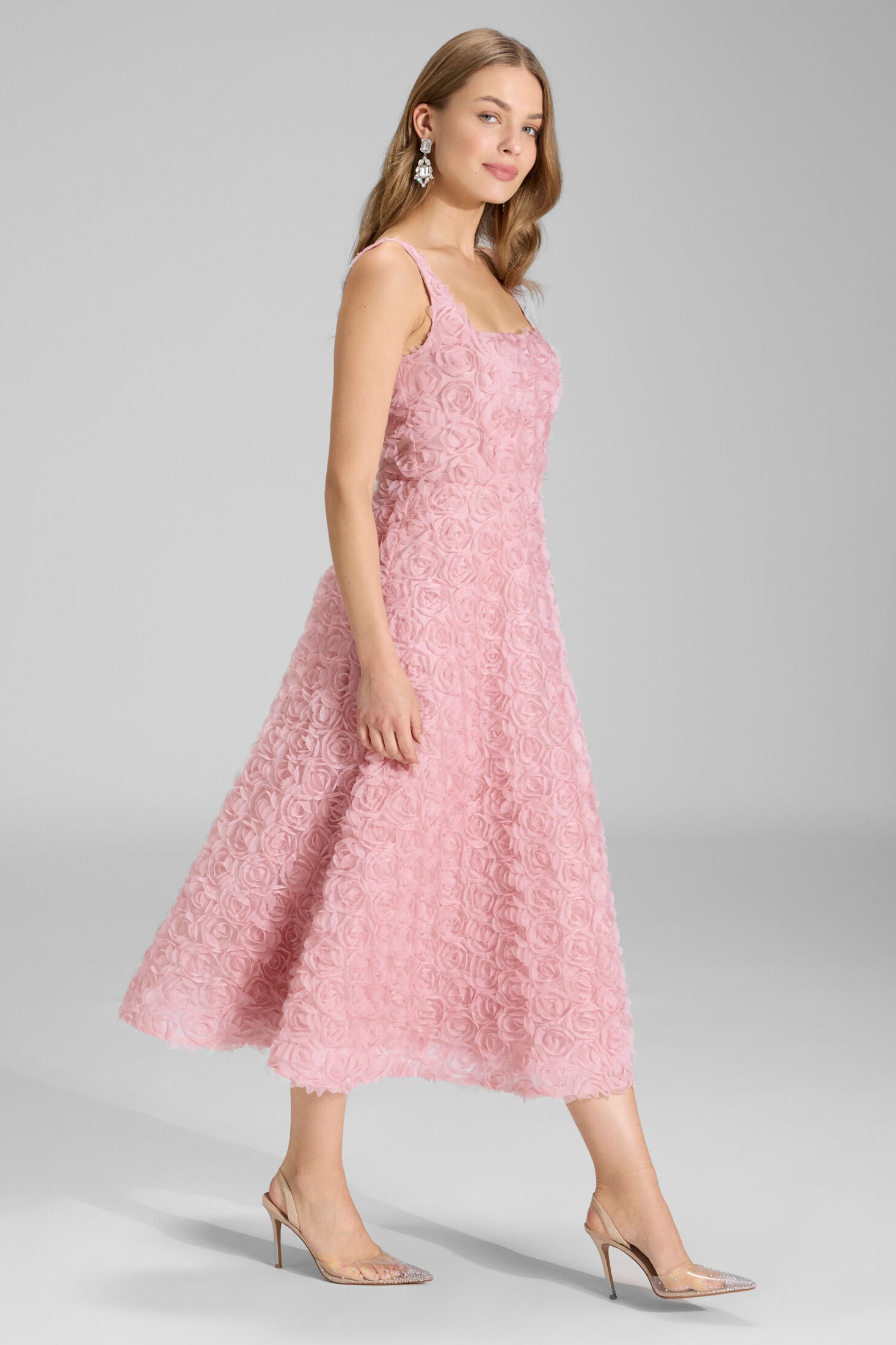 Cocktailkleid aus Blütenstoff mit Karree-Ausschnitt