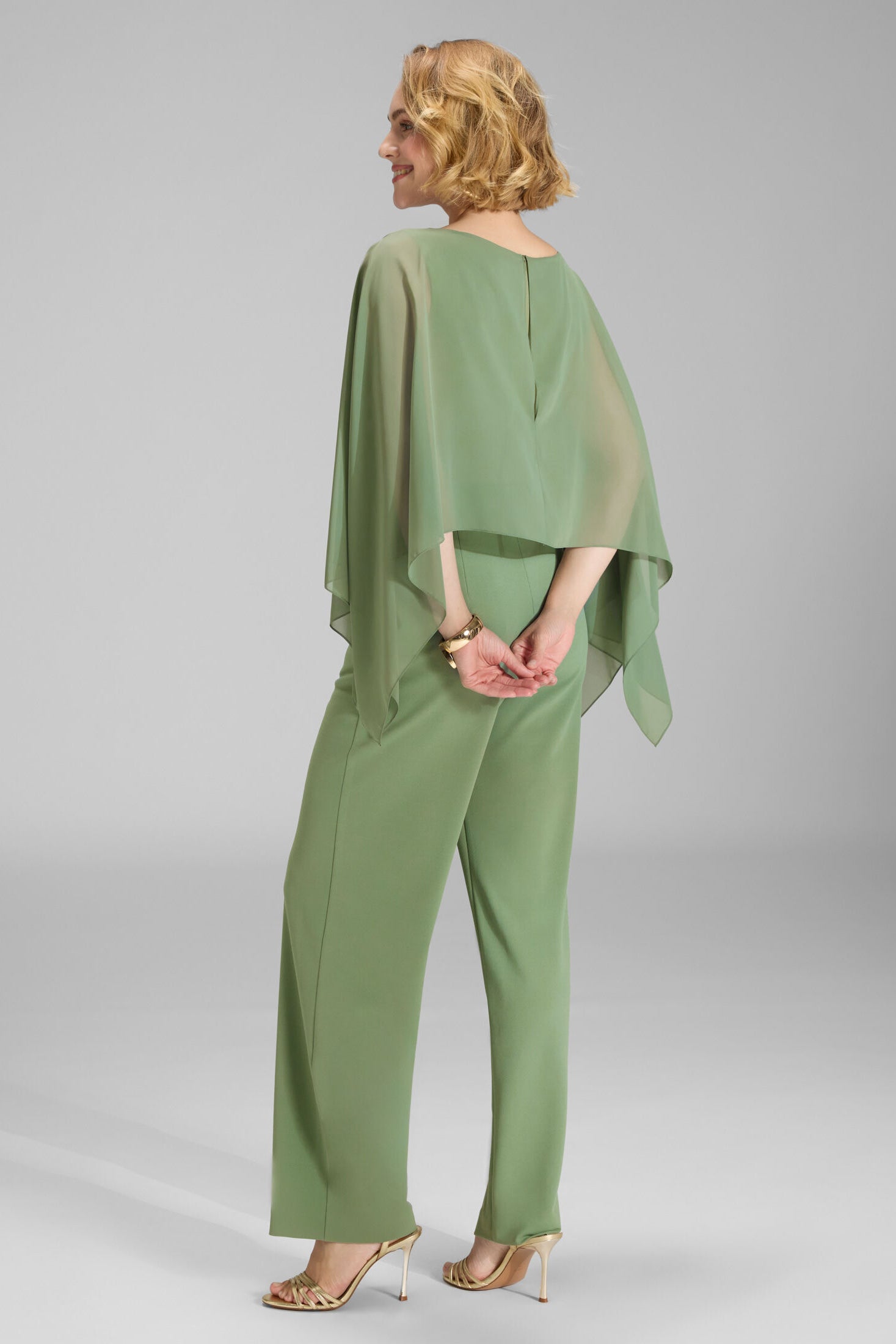 Jumpsuit mit Chiffon Cape