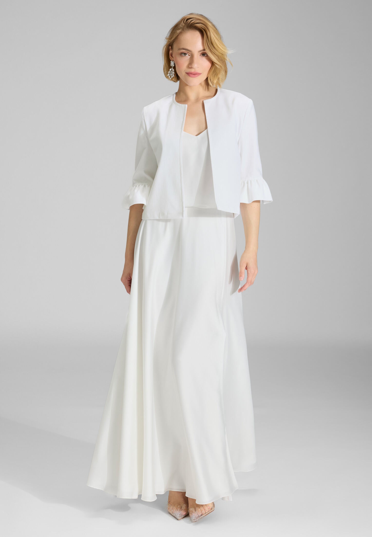 Kurze Jacke aus Stretch Denim mit Rüsche am Ärmelsaum ivory