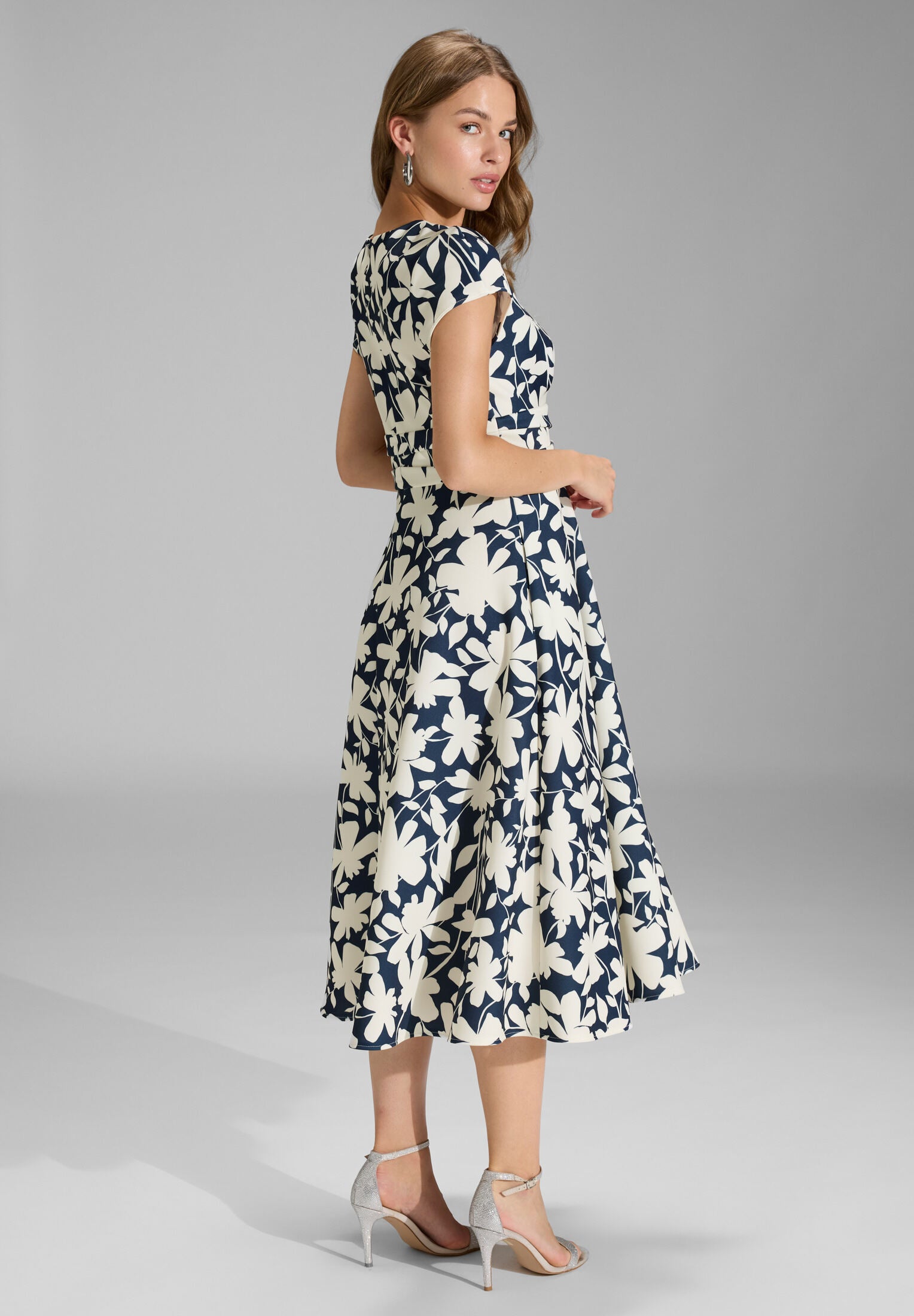 Midi Kleid aus bedrucktem Scuba