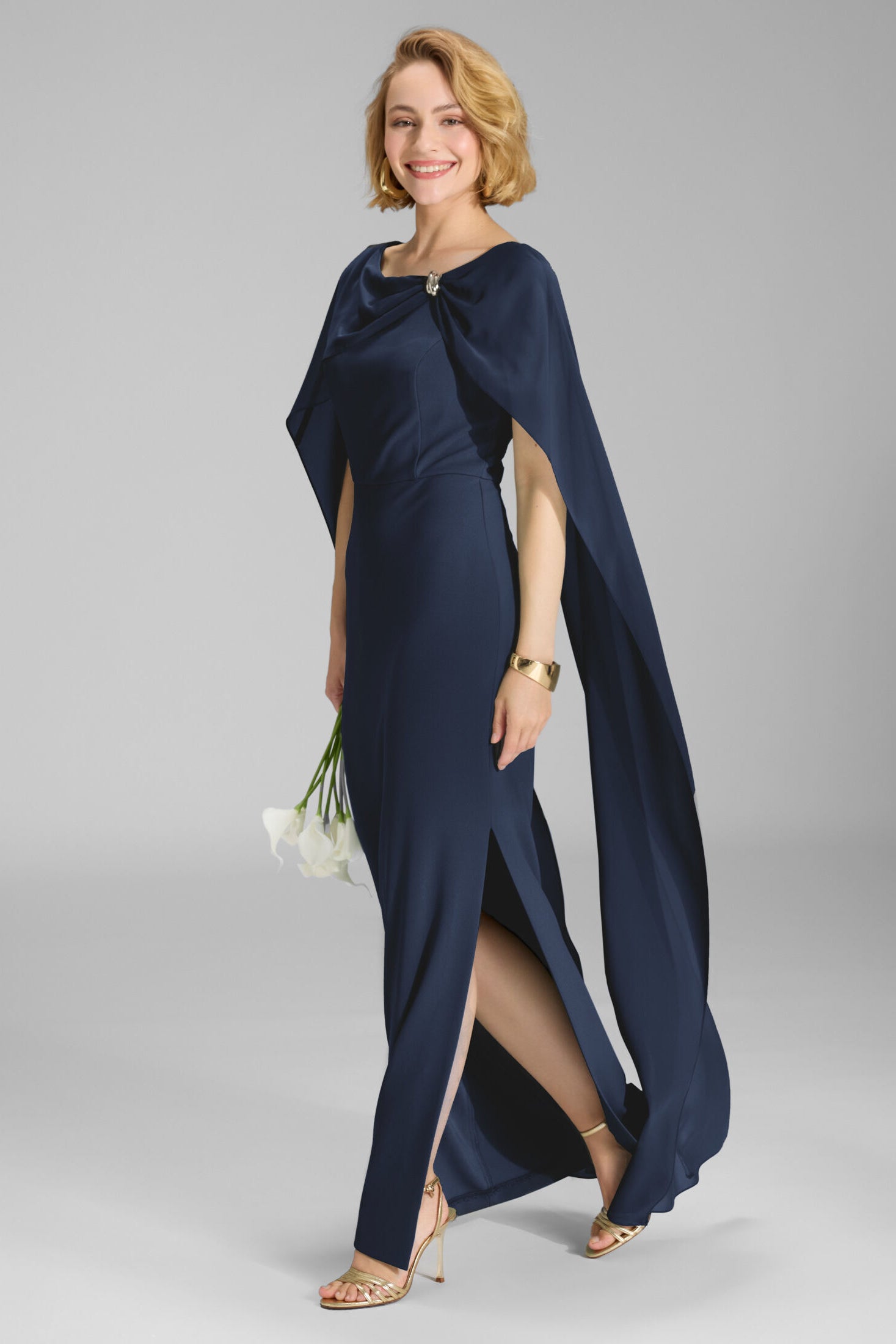 Abendkleid aus Crepe Jersey mit Chiffon Cape und Zierteil