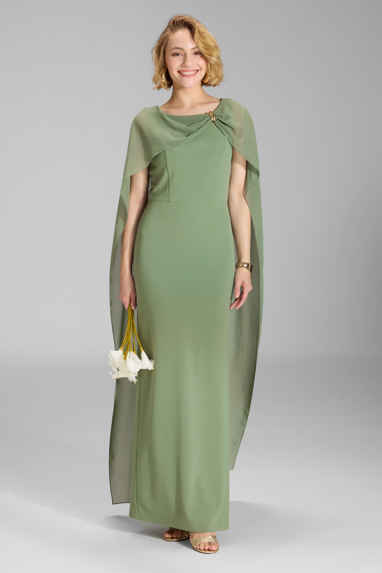 Abendkleid aus Crepe Jersey mit Chiffon Cape und Zierteil matcha green