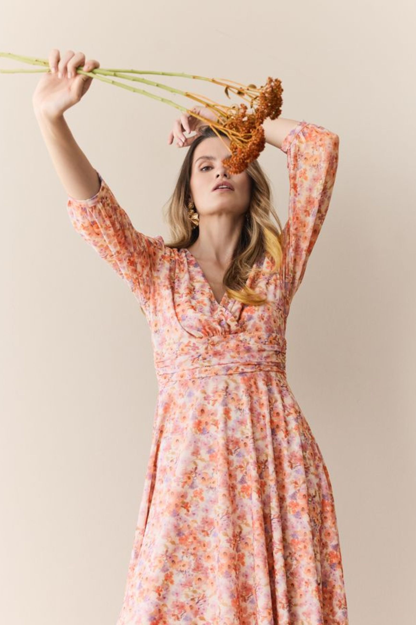 Midi Kleid aus bedrucktem Mesh mit ¾ Arm