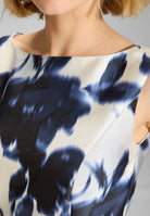 Abendkleid aus bedrucktem Twill mit Teilungsnähten