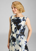 Abendkleid aus bedrucktem Twill mit Teilungsnähten