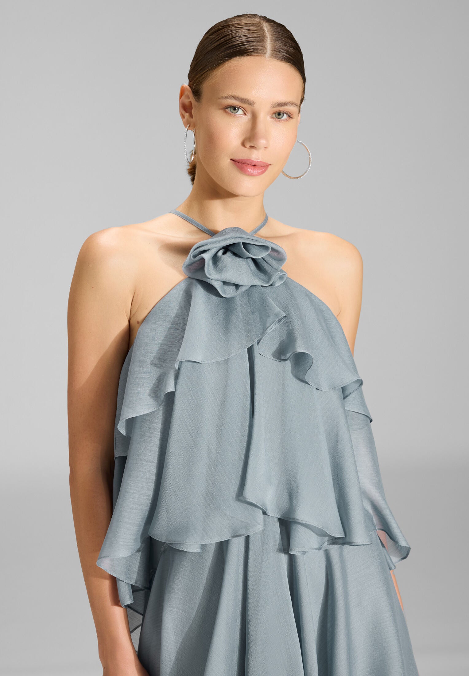 Abendkleid aus Crinkle Chiffon mit gestuften Volants