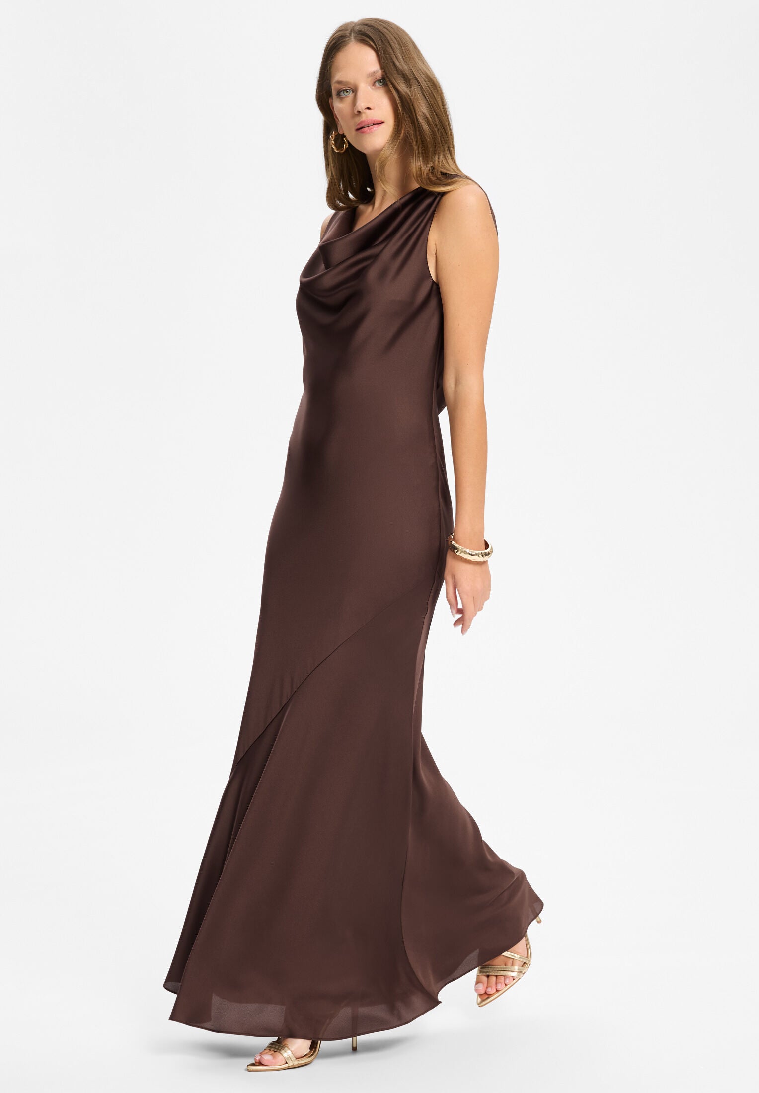 Abendkleid aus nachhaltigem Satin mit Wasserfall Ausschnitt