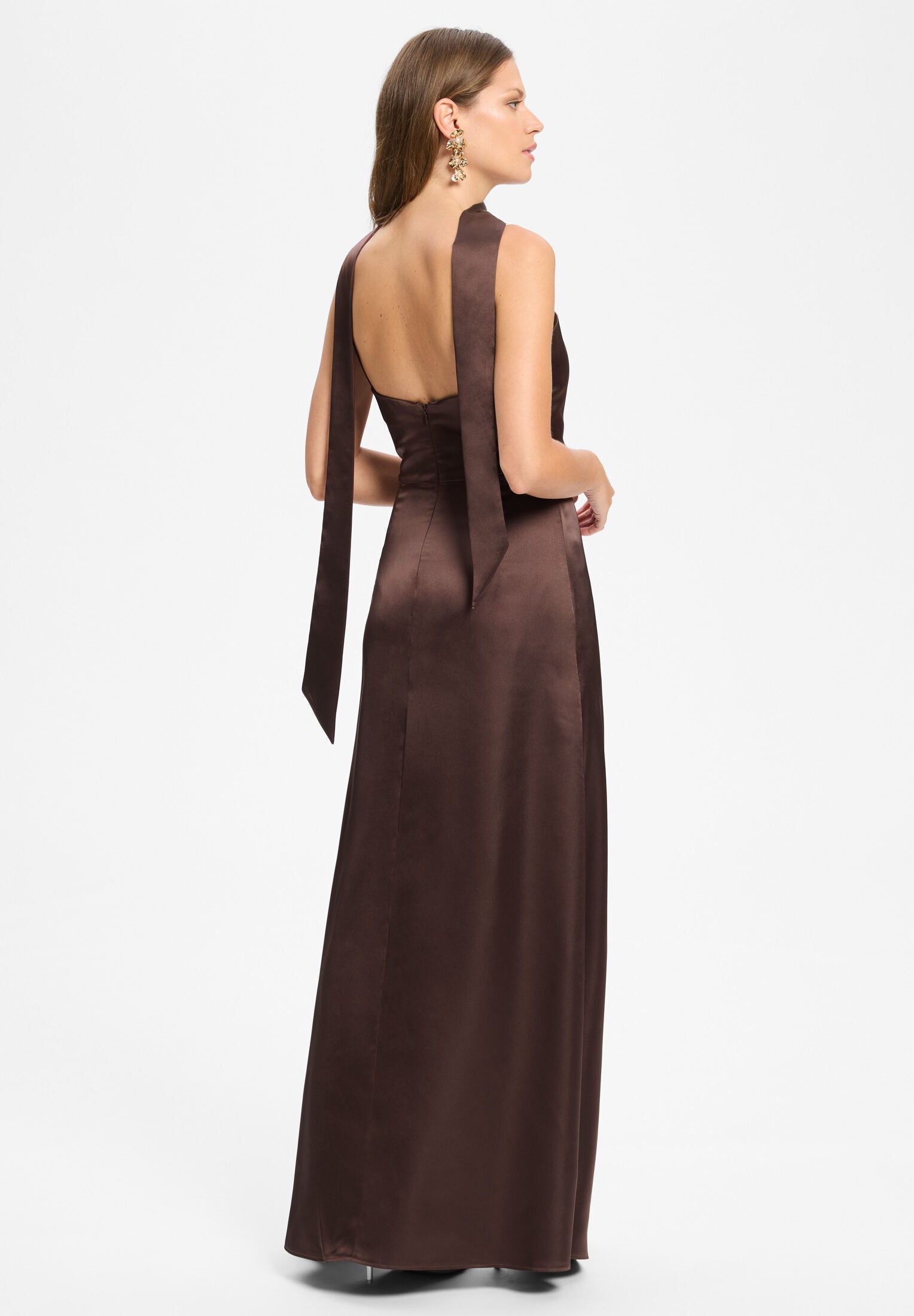 Figurbetontes Abendkleid aus Stretch Satin mit Spaghetti Trägern