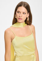 Figurbetontes Abendkleid aus Stretch Satin mit Spaghetti Trägern