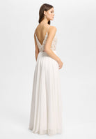 Bodenlanges Abendkleid mit filigraner Stickerei