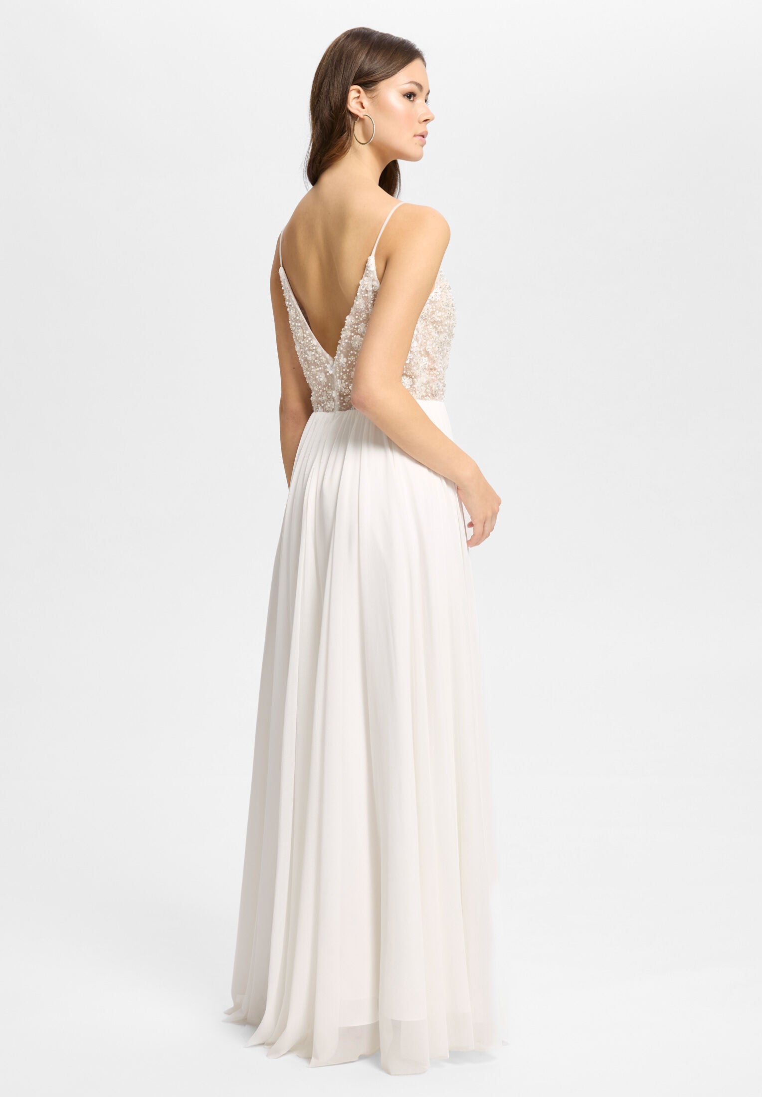 Bodenlanges Abendkleid mit filigraner Stickerei