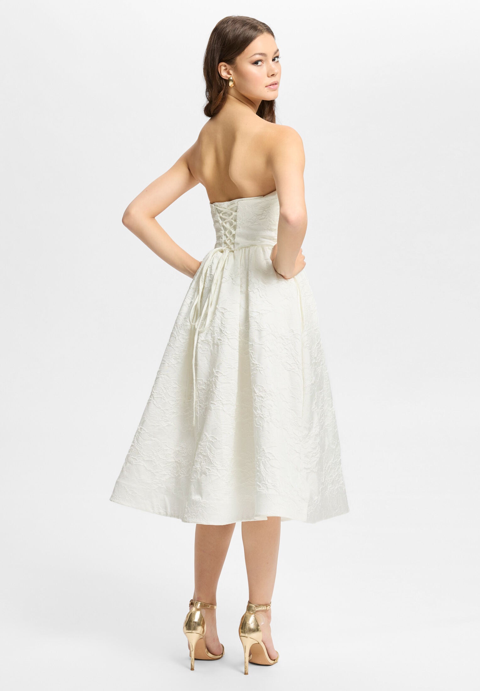 Ausgestelltes Jaquard-Kleid in Midilänge