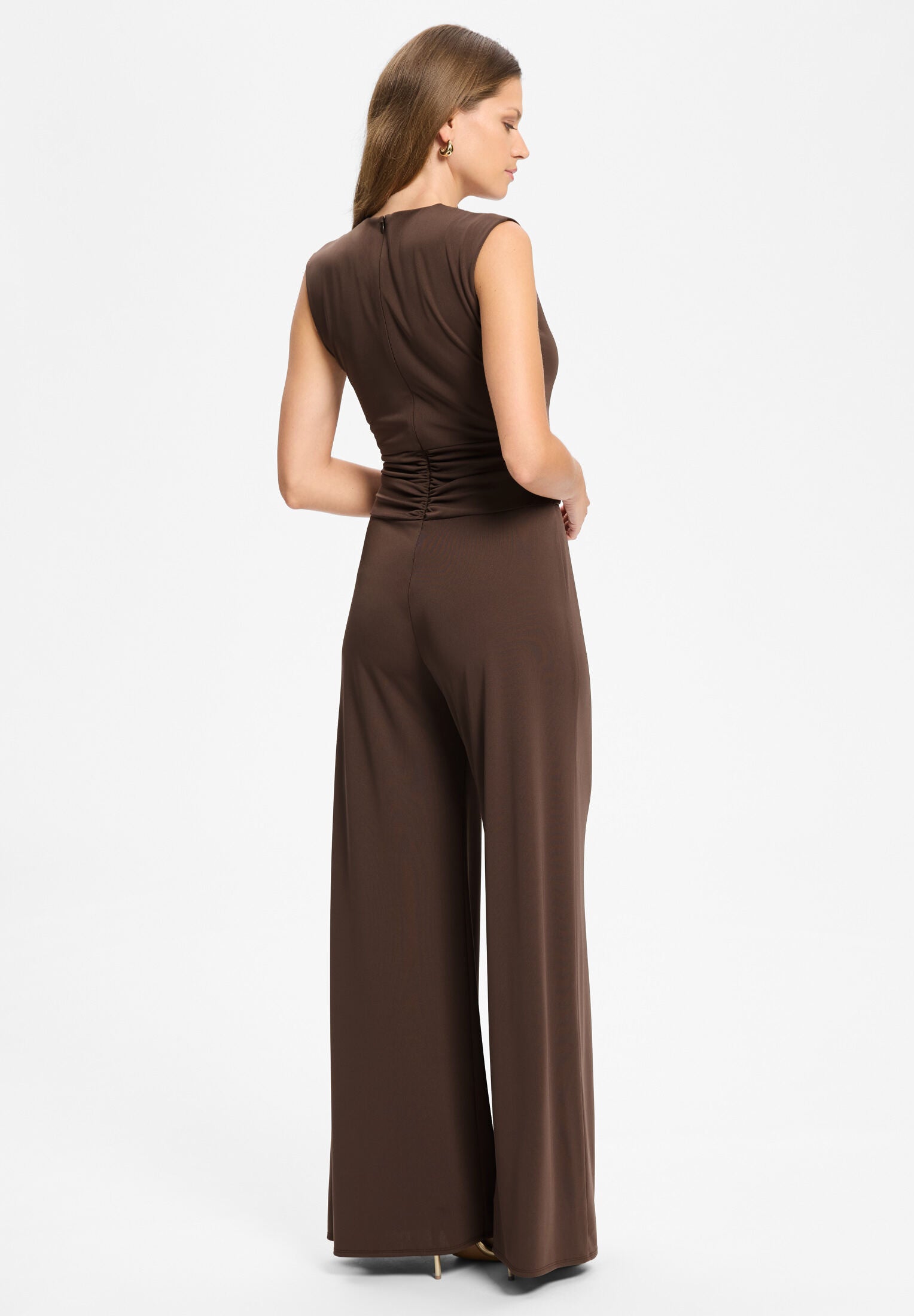 Jumpsuit aus Jersey mit überschnittener Schulter und Zierschnalle