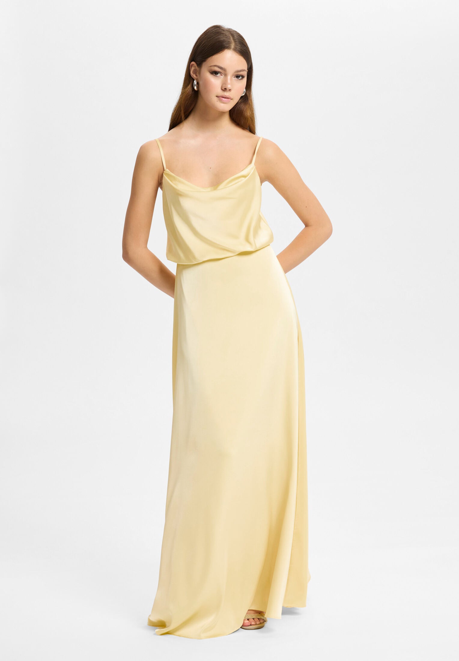 Abendkleid aus Satin mit angedeutetem Wasserfallausschnitt butter yellow