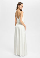 Abendkleid aus Satin mit angedeutetem Wasserfallausschnitt