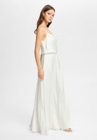 Abendkleid aus Satin mit angedeutetem Wasserfallausschnitt