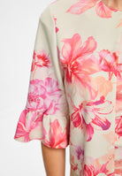 Kastige Jacke aus bedrucktem Scuba mit Rüsche am Ärmelsaum