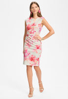 Etuikleid aus bedrucktem Scuba mit Drapierungen