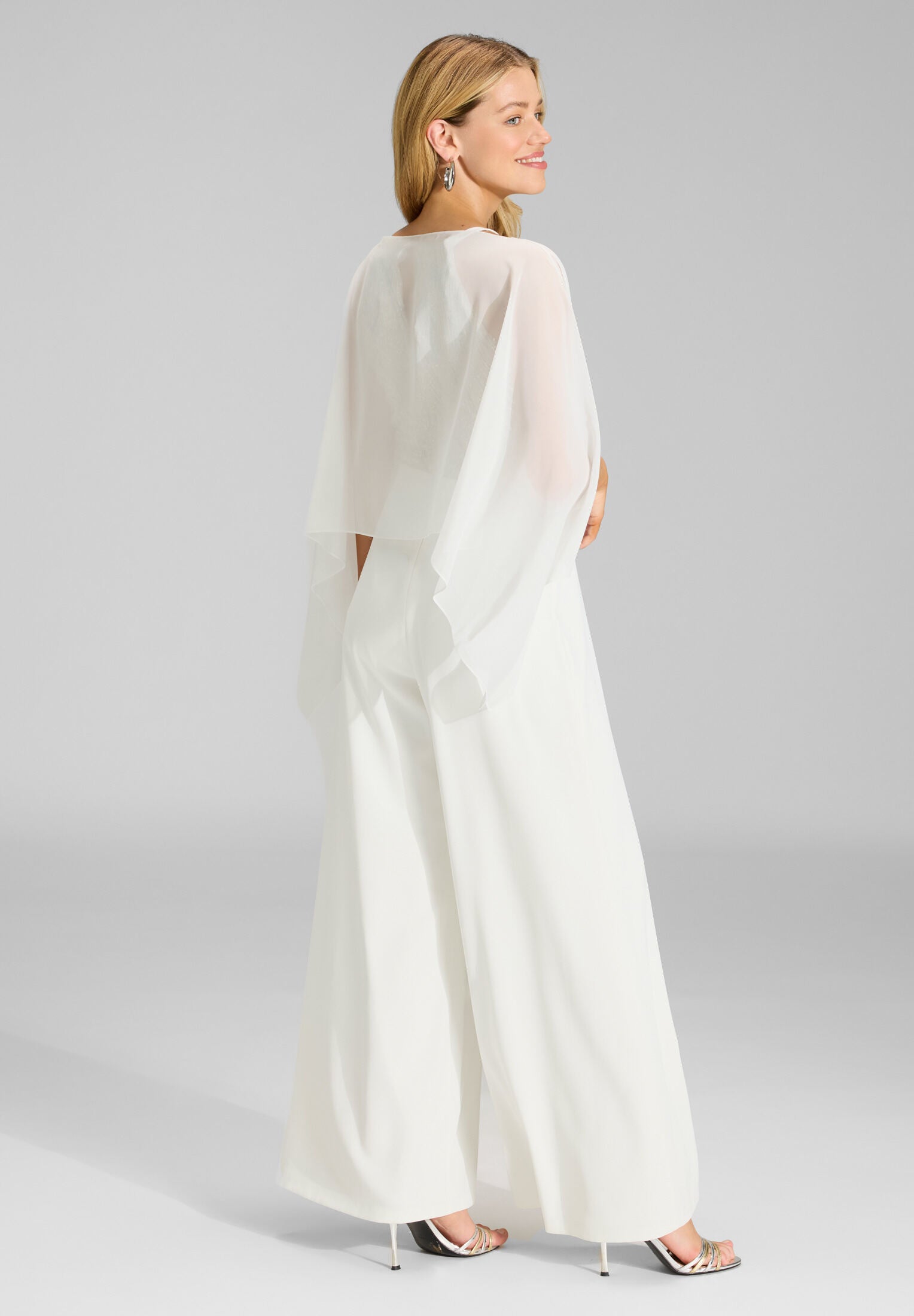 Schlupf-Stola aus Chiffon mit Ärmelschlitzen