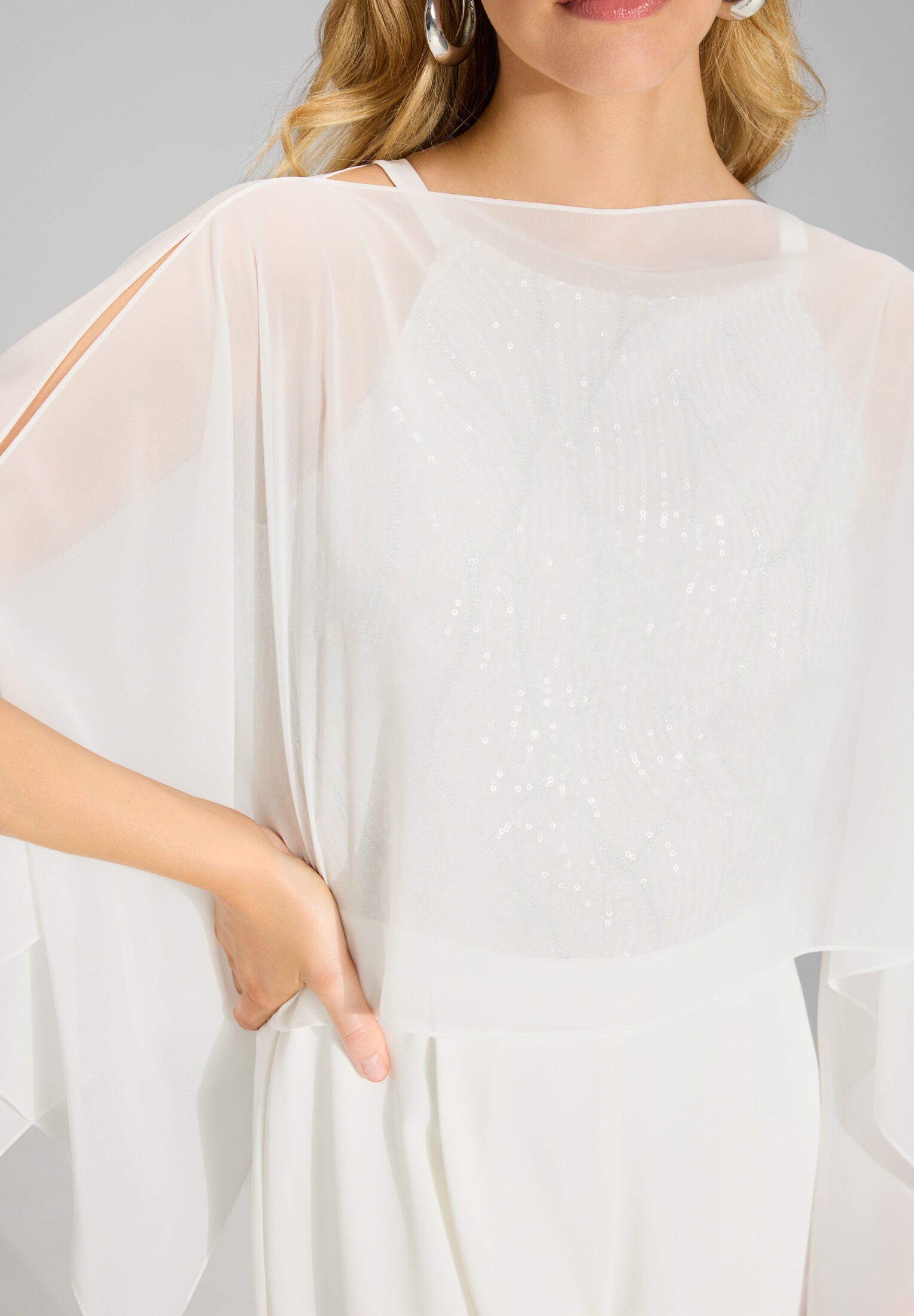 Schlupf-Stola aus Chiffon mit Ärmelschlitzen