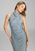 Abendkleid aus Jersey Satin mit Drapierung am Kragen