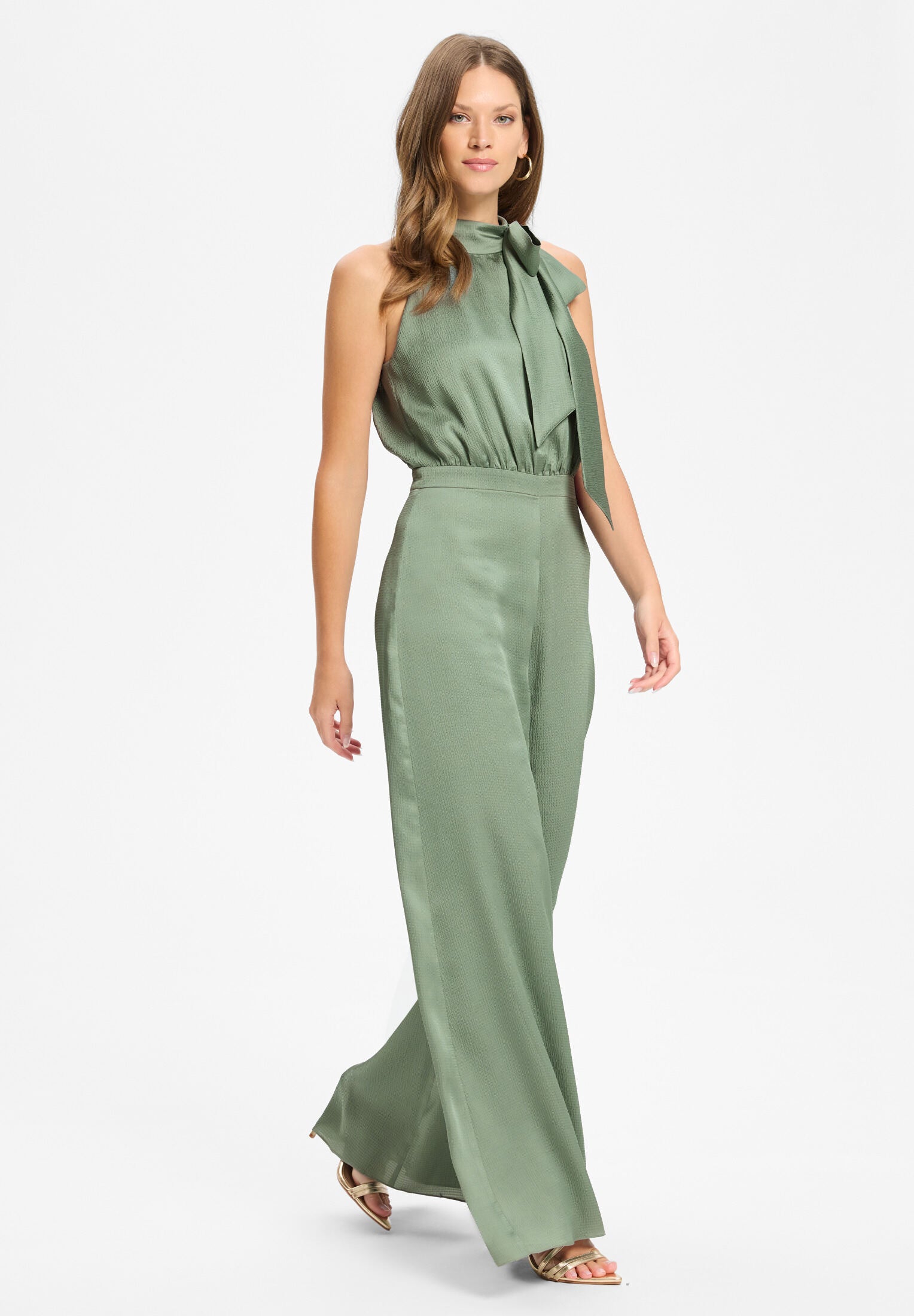 Jumpsuit mit Schluppe aus Satin