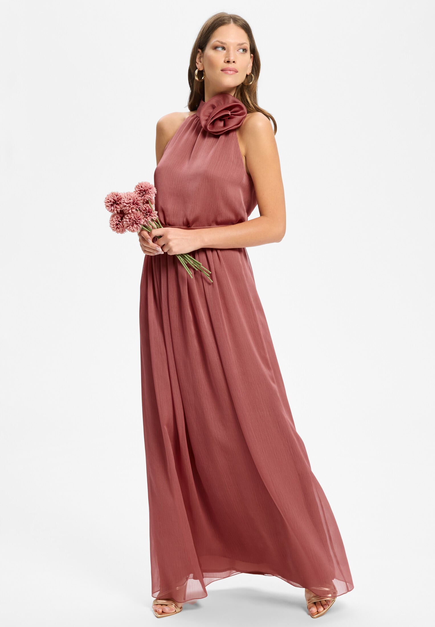 Top mit Stoffblüte aus Crinkle Chiffon