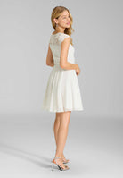 Kleid mit paillettenbesetztem Spitzenoberteil