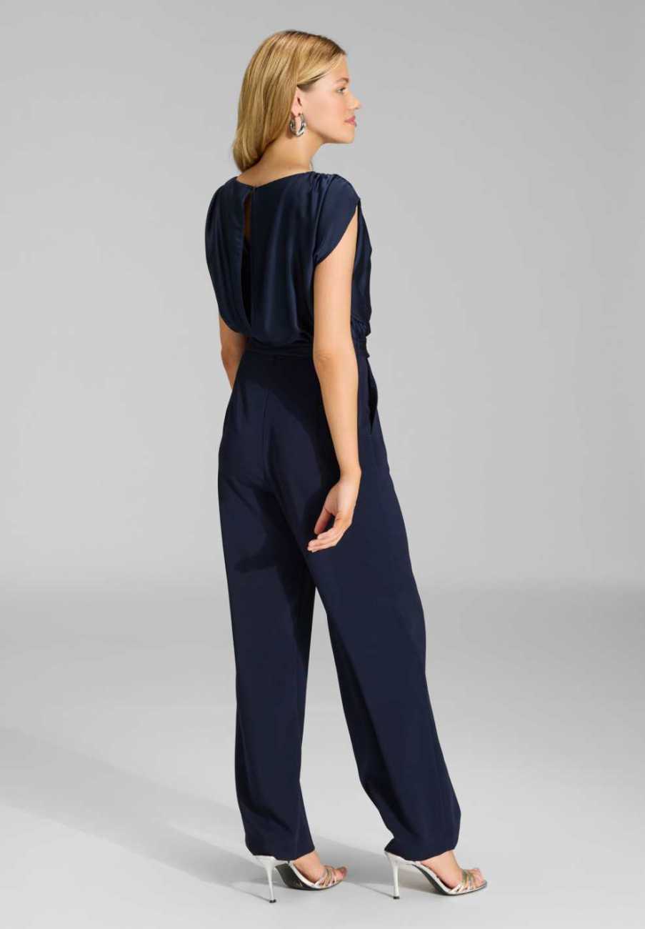 Jumpsuit mit geradem Beinschnitt
