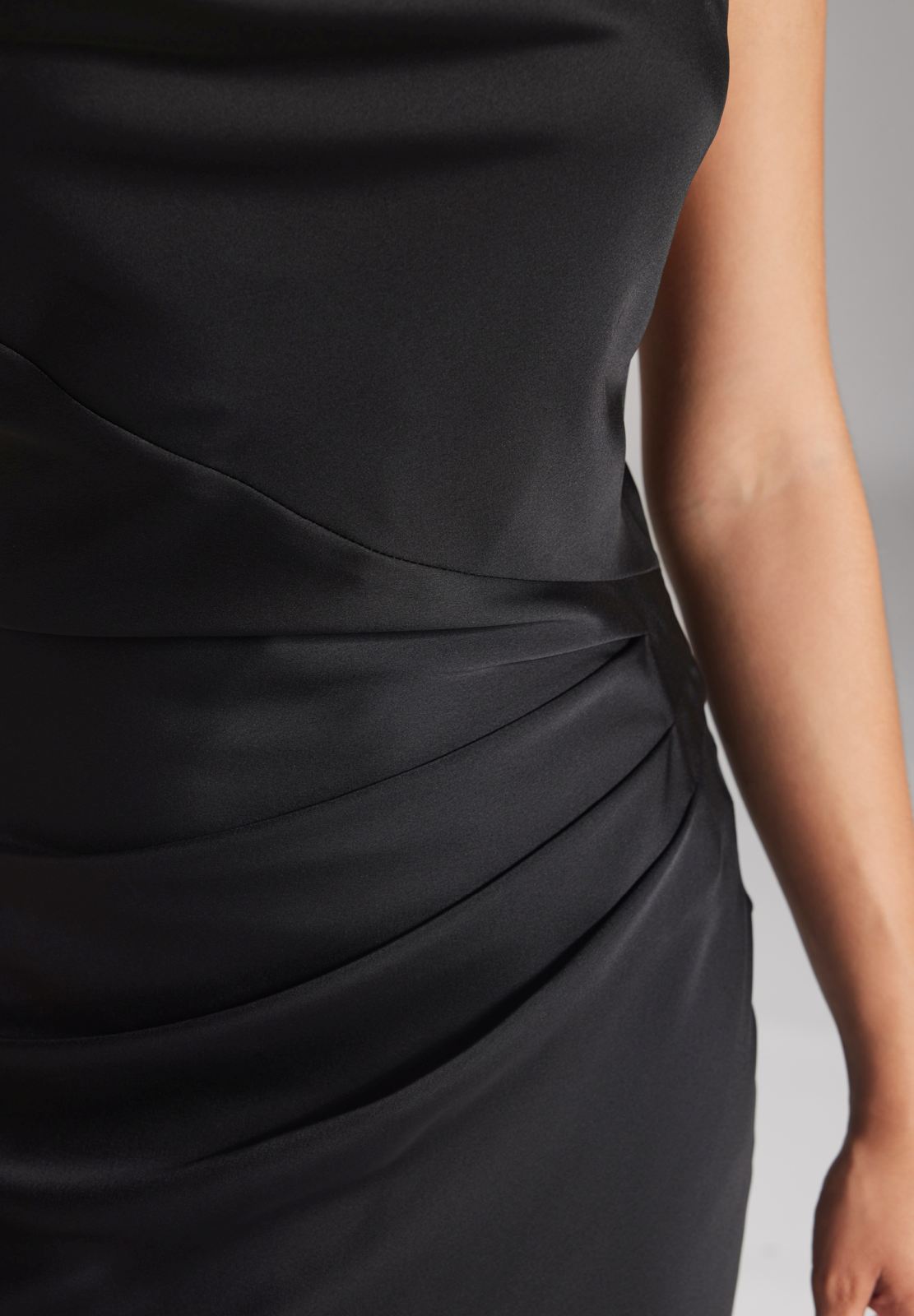 Slip-Dress aus nachhaltigem Satinchiffon