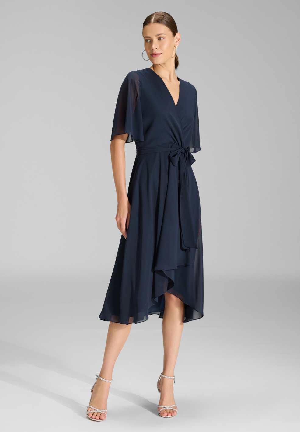 Chiffon Kleid in Wickel Optik mit Vokuhila Saum navy