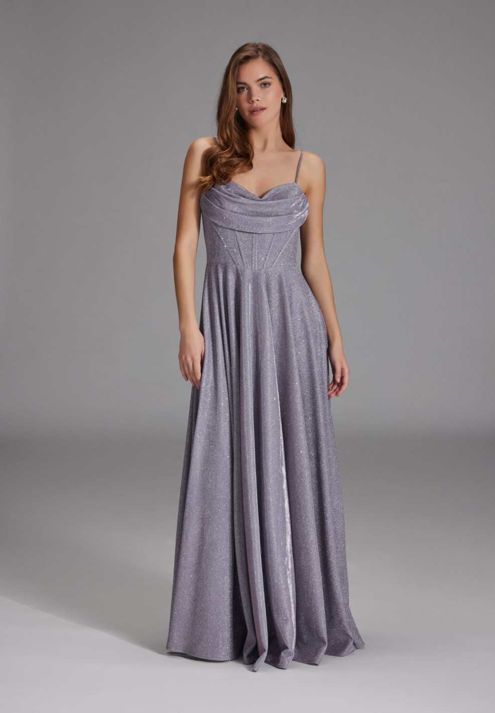 Schimmerndes Abendkleid mit Drapierung