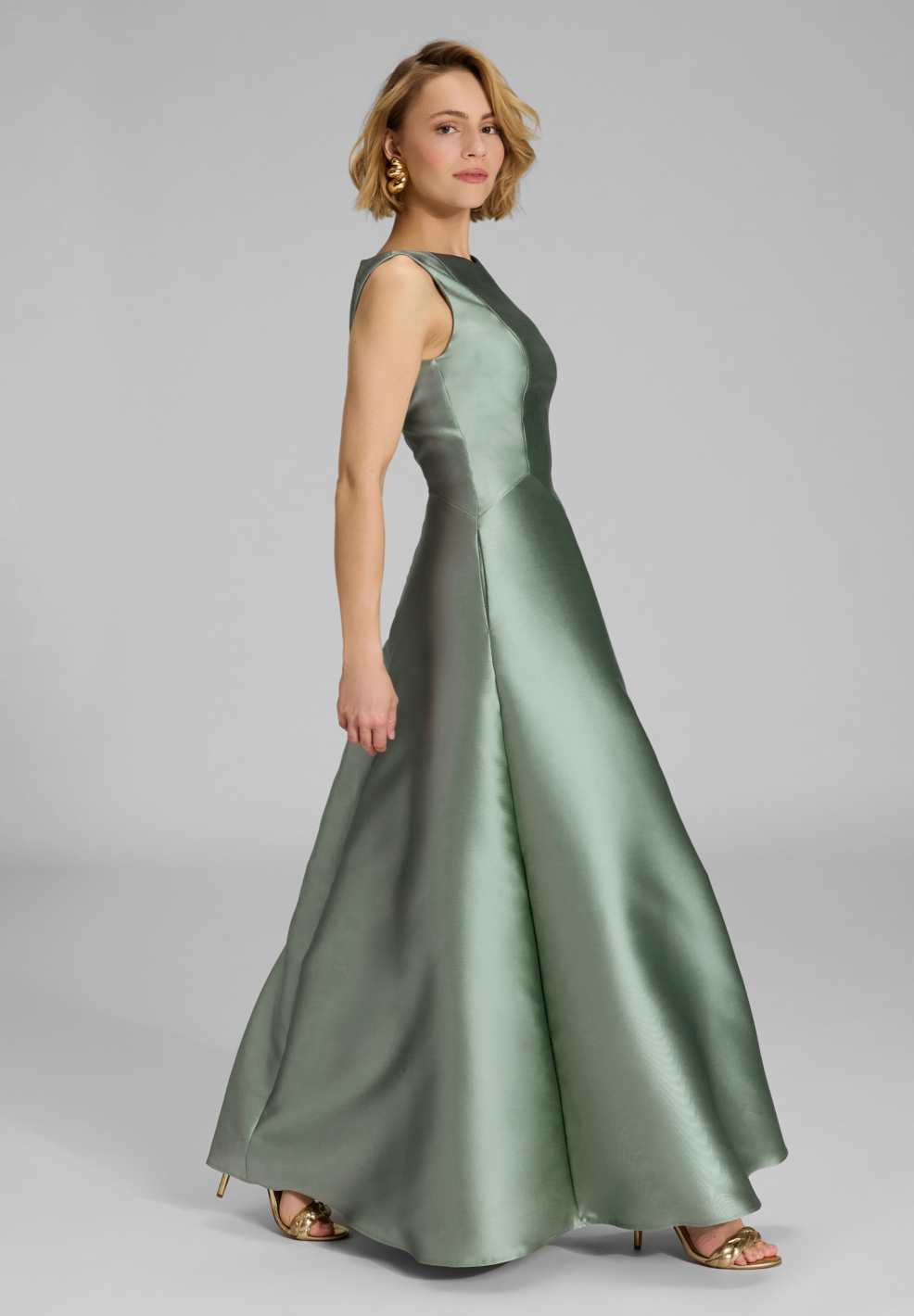 Robenartiges Abendkleid mit Eingrifftaschen